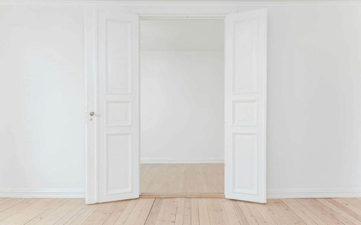 Tür aus Zimmer zum Flur
